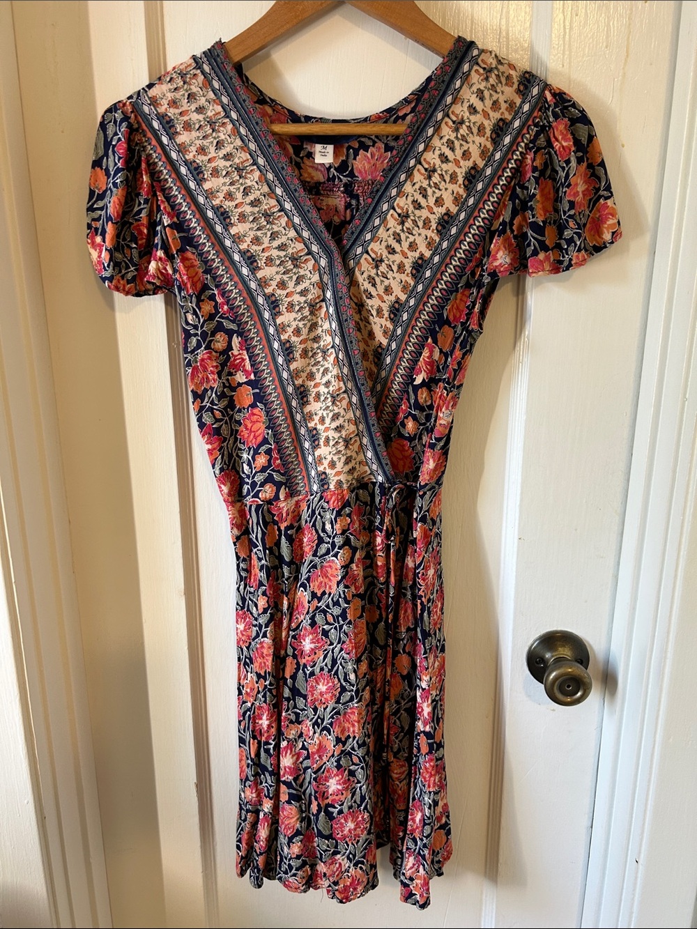 Floral V-Neck Short Sleeve Wrap Dress in Navy and Coral
